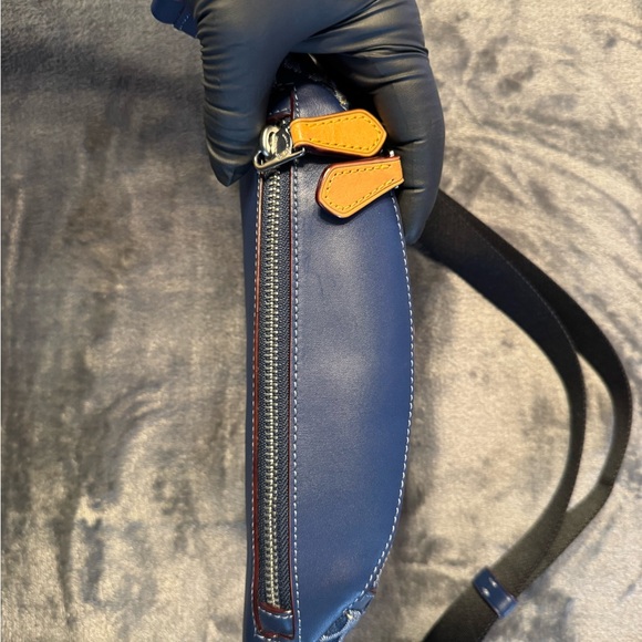 Warren Mini Belt Bag 2024 - Picture 4 of 10